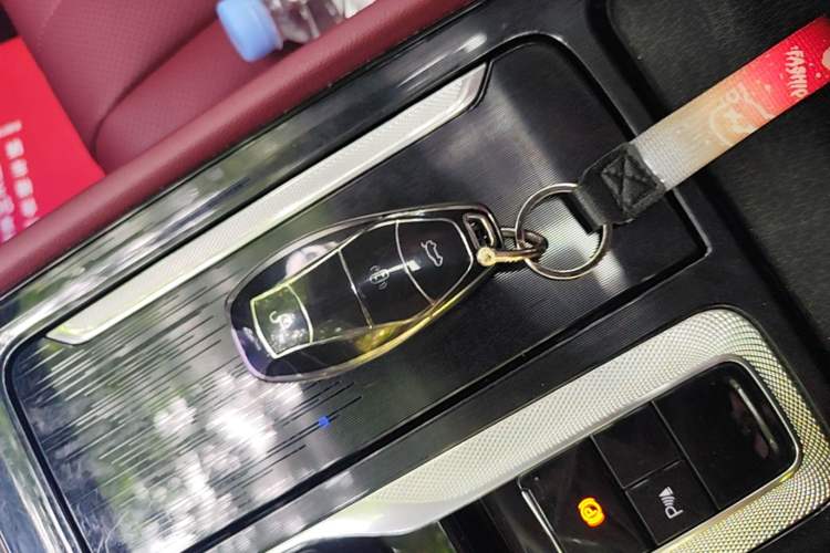 Used Hongqi H5 2024 1.5T DCT Smart Connect Flagship Edition Vehicle Key