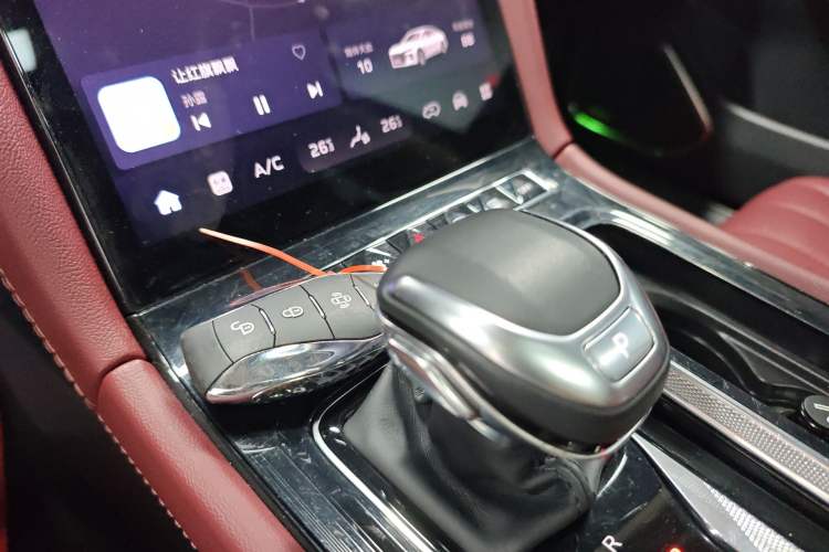 Used Hongqi H5 2024 2.0T Automatic Smart Connect Flagship Edition Vehicle Key