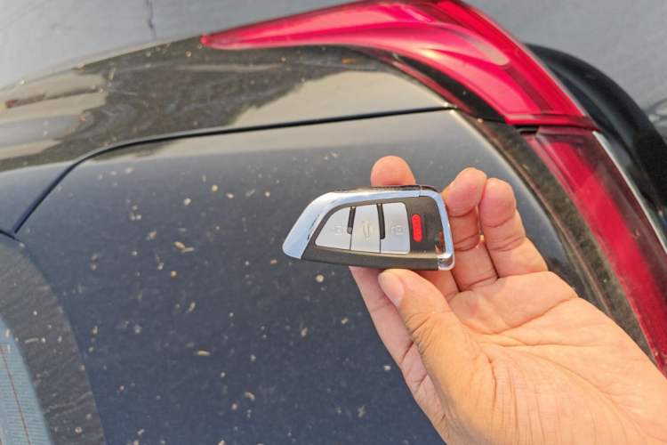 Used Hongqi H5 2024 1.5T DCT Smart Connect Flagship Edition Vehicle Key
