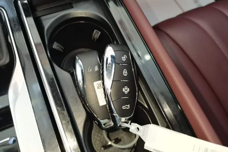 Used Hongqi H5 2024 2.0T Automatic Smart Connect Flagship Edition Vehicle Key