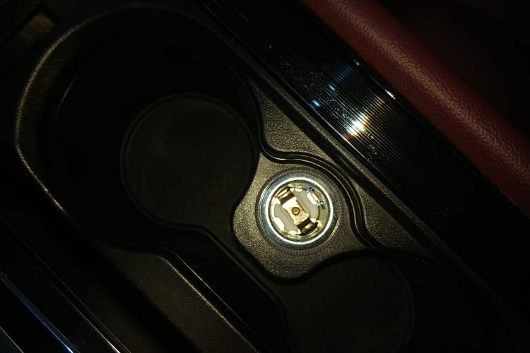 Used Hongqi H5 2024 2.0T Automatic Smart Connect Flagship Edition Vehicle Key