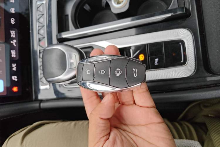 Used Hongqi H5 2024 1.5T DCT Smart Connect Flagship Edition Vehicle Key