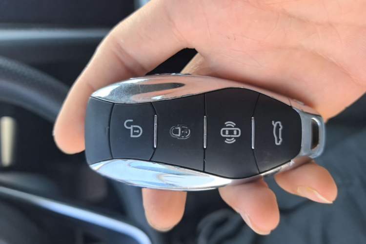 Used Hongqi H5 2024 1.5T DCT Smart Connect Flagship Edition Vehicle Key