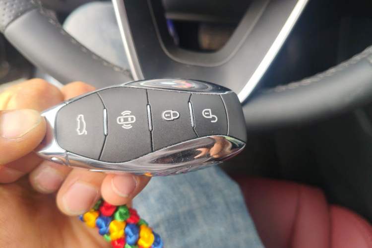 Used Hongqi H5 2024 1.5T DCT Smart Connect Flagship Edition Vehicle Key