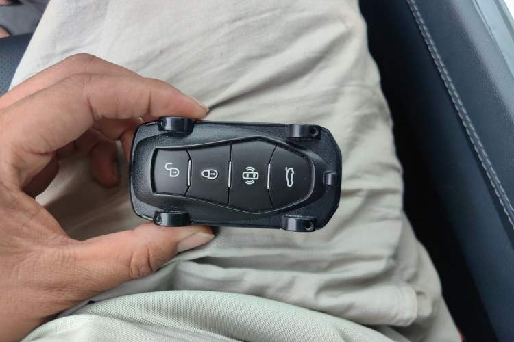 Used Hongqi H5 2024 1.5T DCT Smart Connect Flagship Edition Vehicle Key