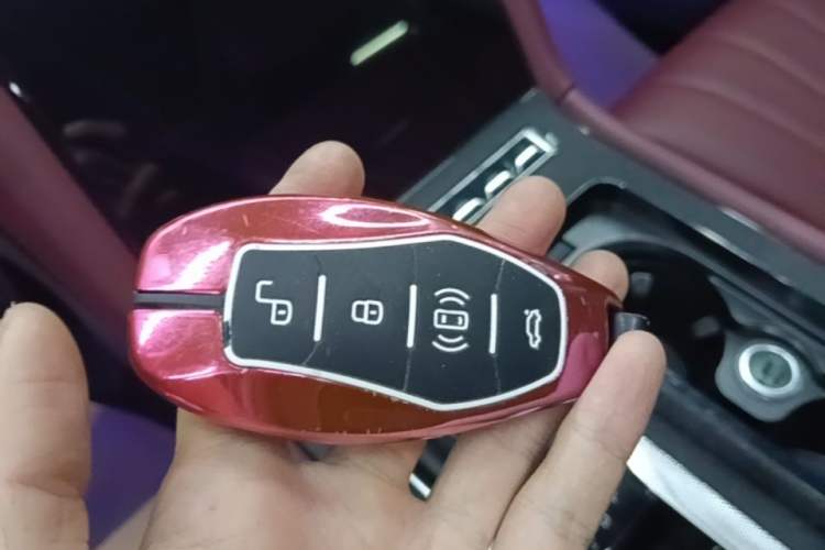 Used Hongqi H5 2024 1.5T DCT Smart Connect Flagship Edition Vehicle Key