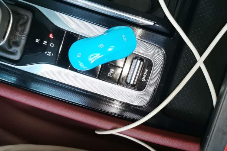 Used Hongqi H5 2024 2.0T Automatic Smart Connect Flagship Edition Vehicle Key