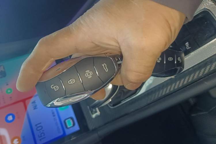 Used Hongqi H5 2024 1.5T DCT Smart Connect Flagship Edition Vehicle Key