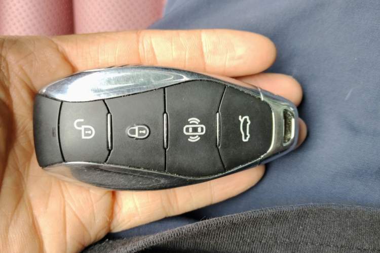 Used Hongqi H5 2024 1.5T DCT Smart Connect Flagship Edition Vehicle Key