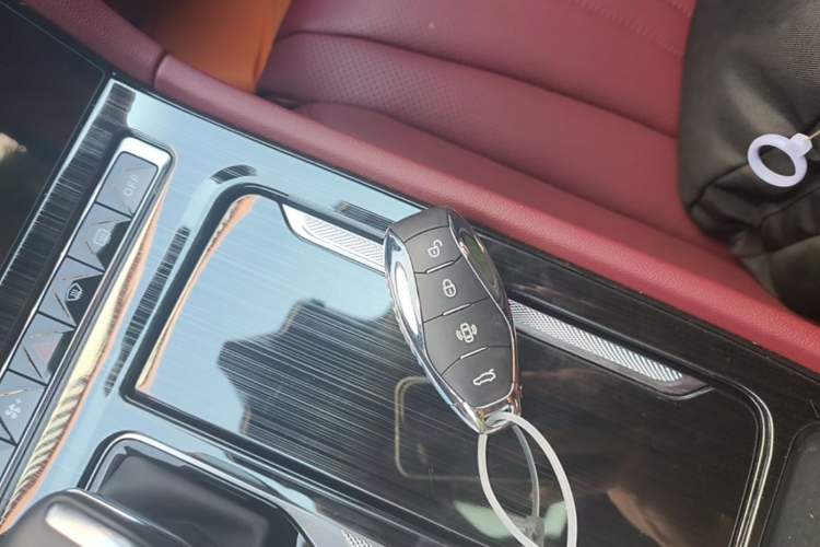 Used Hongqi H5 2024 1.5T DCT Smart Connect Flagship Edition Vehicle Key