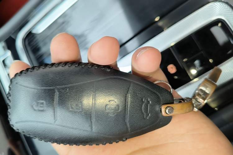 Used Hongqi H5 2024 1.5T DCT Smart Connect Flagship Edition Vehicle Key