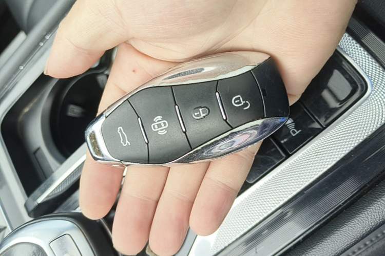 Used Hongqi H5 2024 1.5T DCT Smart Connect Flagship Edition Vehicle Key
