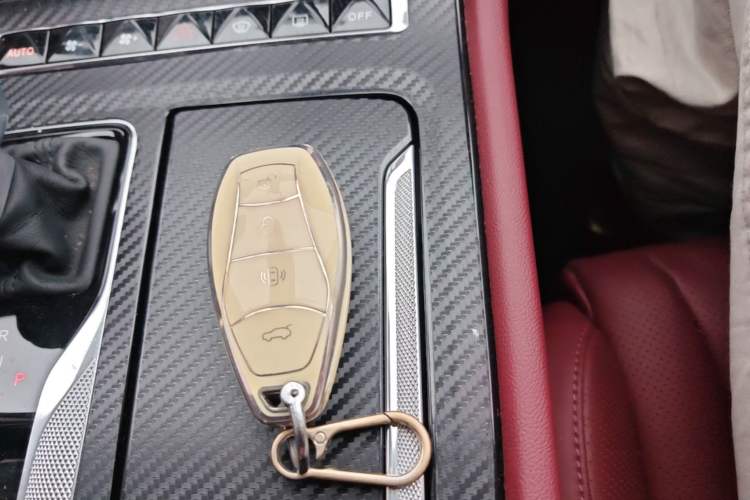 Used Hongqi H5 2024 1.5T DCT Smart Connect Flagship Edition Vehicle Key
