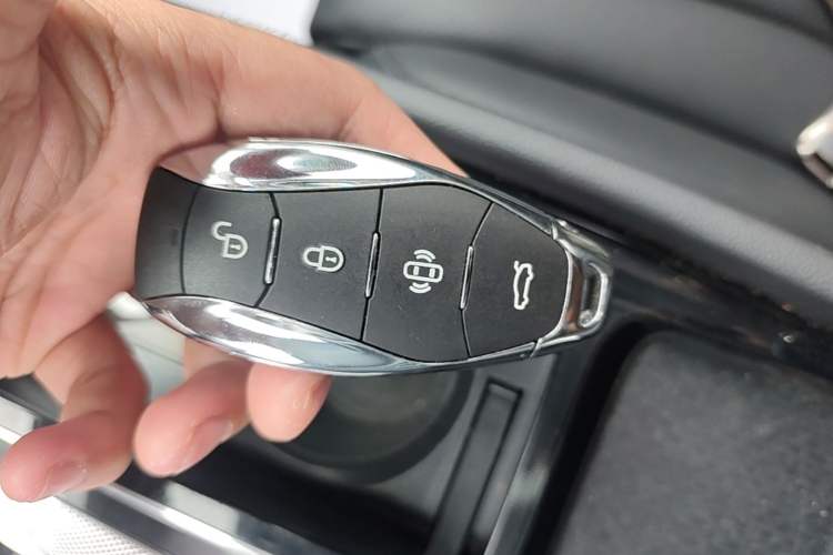 Used Hongqi H5 2024 1.5T DCT Smart Connect Flagship Edition Vehicle Key