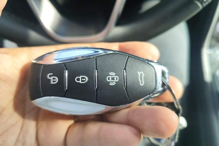 Used Hongqi H5 2024 1.5T DCT Smart Connect Flagship Edition Vehicle Key