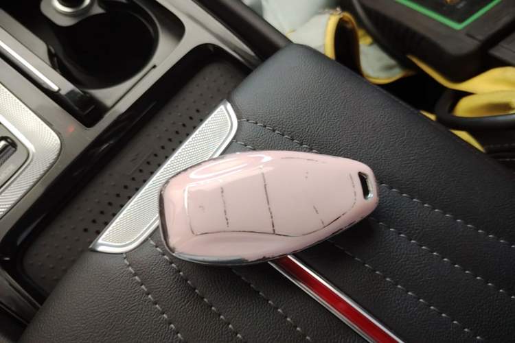 Used Hongqi H5 2024 2.0T Automatic Smart Connect Flagship Edition Vehicle Key
