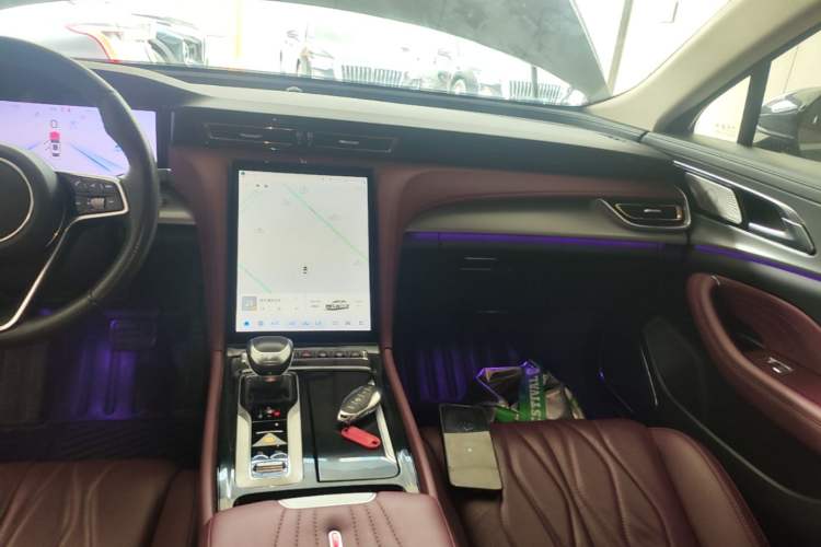 Used Hongqi H5 2024 2.0T Automatic Smart Connect Flagship Edition Audio And AC Panel