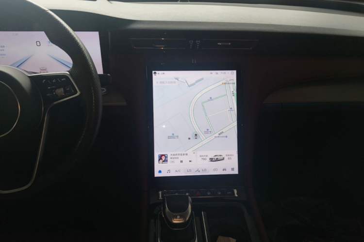 Used Hongqi H5 2024 2.0T Automatic Smart Connect Flagship Edition Audio And AC Panel