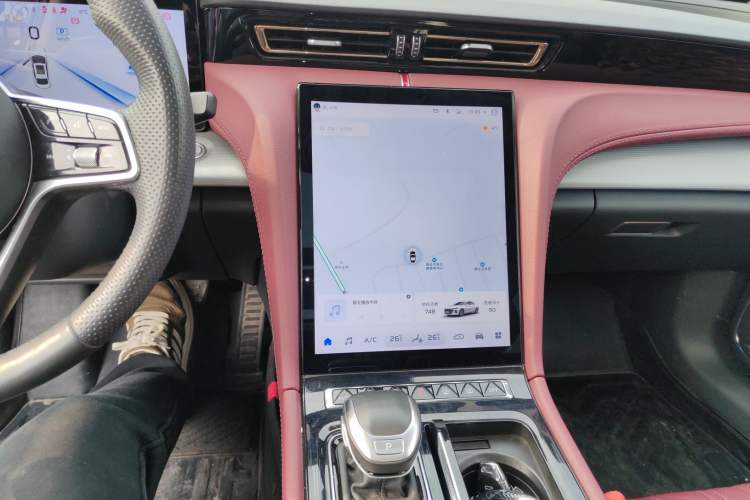 Used Hongqi H5 2024 2.0T Automatic Smart Connect Flagship Edition Audio And AC Panel