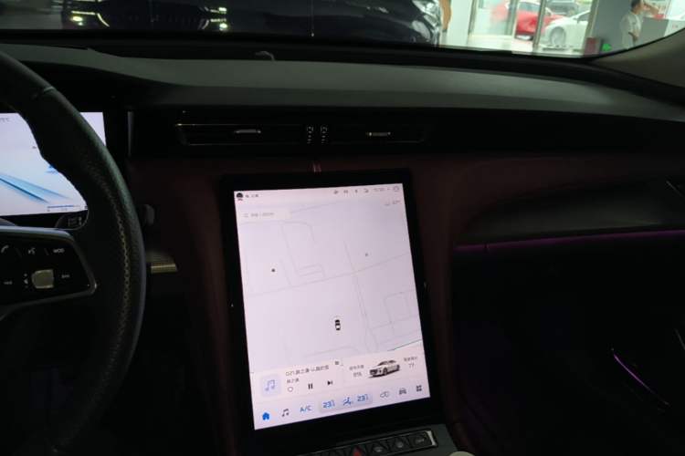Used Hongqi H5 2024 2.0T Automatic Smart Connect Flagship Edition Audio And AC Panel