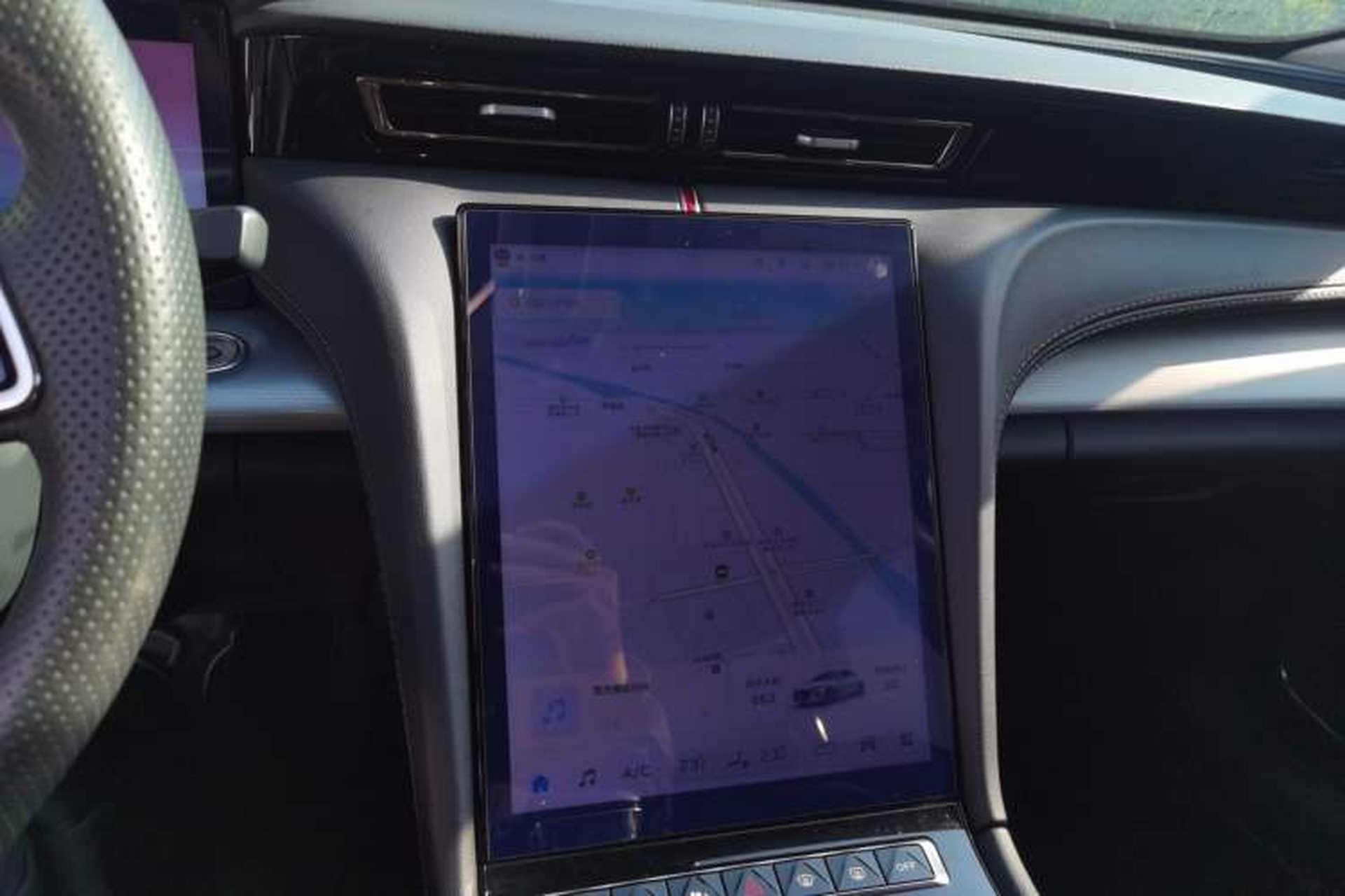 Used Hongqi H5 2024 2.0T Automatic Smart Connect Flagship Edition Audio And AC Panel