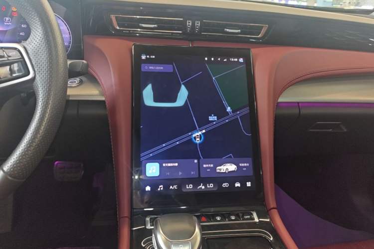 Used Hongqi H5 2024 2.0T Automatic Smart Connect Flagship Edition Audio And AC Panel