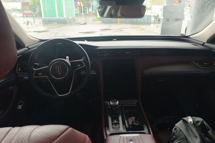 Used Hongqi H5 2024 2.0T Automatic Smart Connect Flagship Edition Center Console