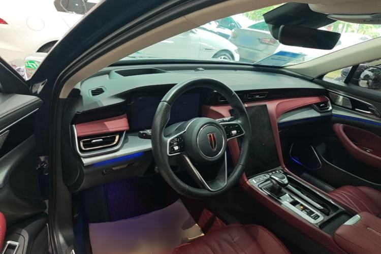 Used Hongqi H5 2024 2.0T Automatic Smart Connect Flagship Edition Center Console