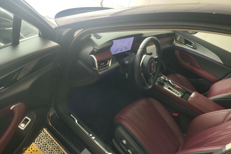 Used Hongqi H5 2024 2.0T Automatic Smart Connect Flagship Edition Driver Seat