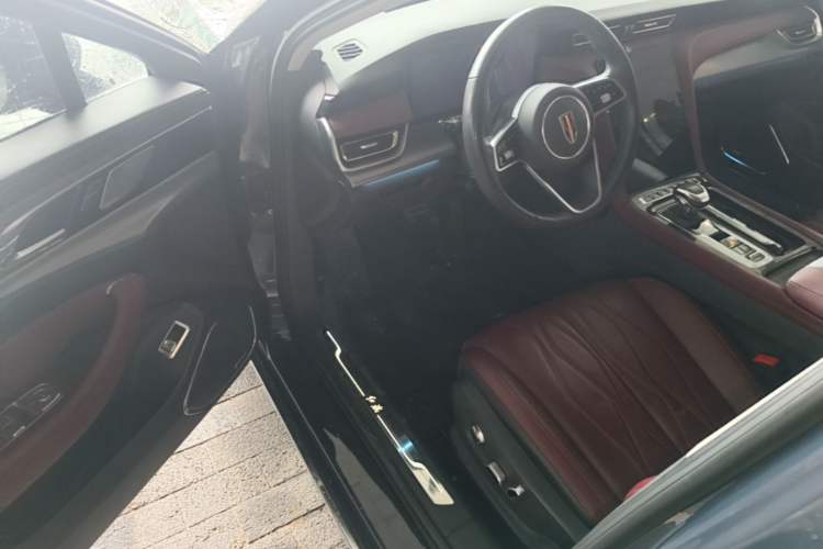 Used Hongqi H5 2024 2.0T Automatic Smart Connect Flagship Edition Driver Seat