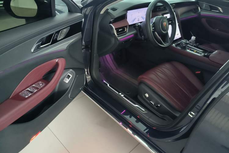 Used Hongqi H5 2024 2.0T Automatic Smart Connect Flagship Edition Driver Seat