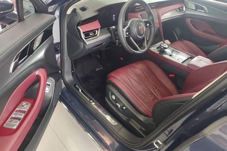 Used Hongqi H5 2024 2.0T Automatic Smart Connect Flagship Edition Driver Seat