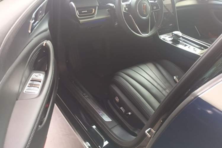 Used Hongqi H5 2024 2.0T Automatic Smart Connect Flagship Edition Driver Seat
