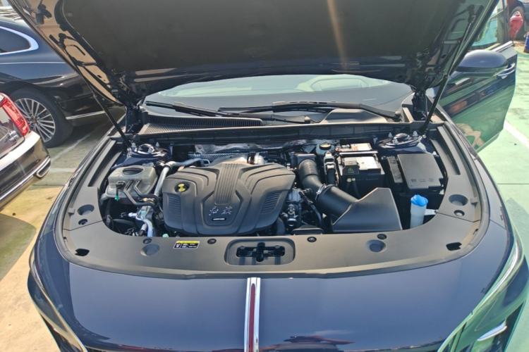 Used Hongqi H5 2024 2.0T Automatic Smart Connect Flagship Edition Engine Bay