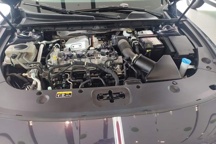 Used Hongqi H5 2024 2.0T Automatic Smart Connect Flagship Edition Engine Bay