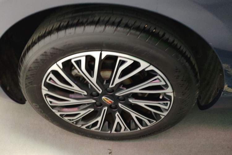 Used Hongqi H5 2024 2.0T Automatic Smart Connect Flagship Edition Exterior 3