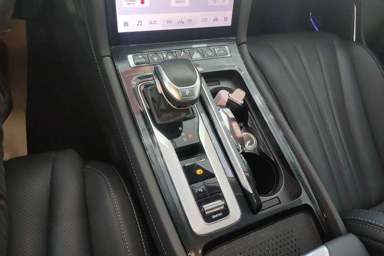 Used Hongqi H5 2024 1.5T HEV Smart Connect Flagship Edition Gear Lever