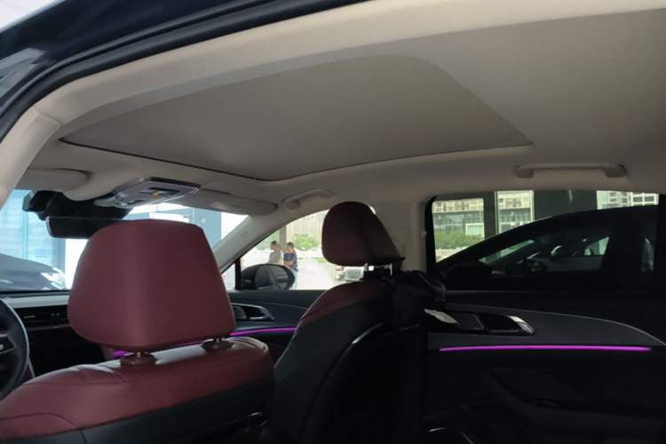 Used Hongqi H5 2024 2.0T Automatic Smart Connect Flagship Edition Headliner