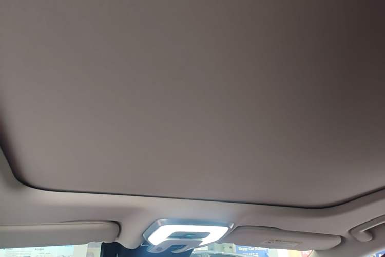 Used Hongqi H5 2024 2.0T Automatic Smart Connect Flagship Edition Headliner