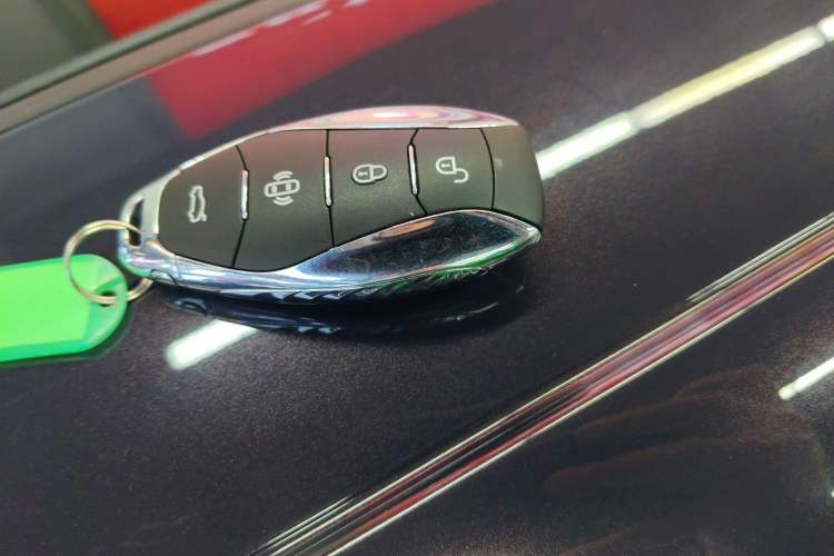 Used Hongqi H5 2024 2.0T Automatic Smart Connect Flagship Edition Interior 1