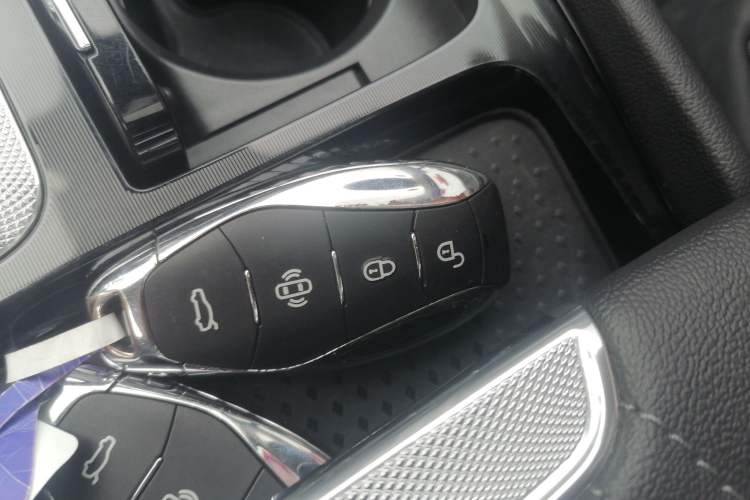 Used Hongqi H5 2024 1.5T HEV Smart Connect Flagship Edition Interior 1