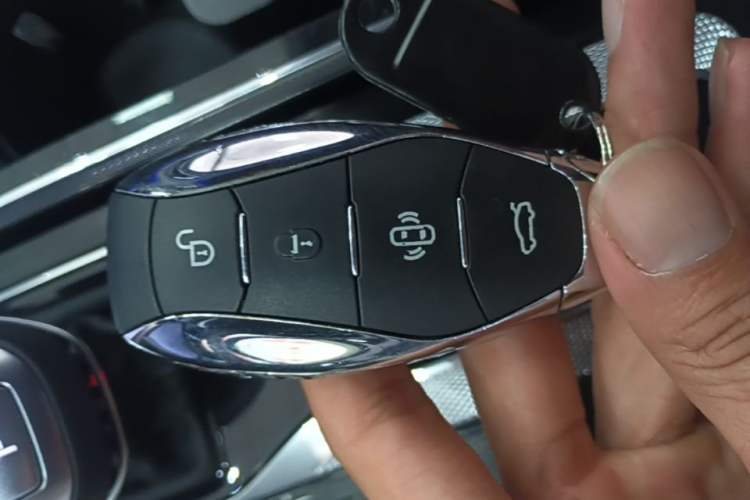 Used Hongqi H5 2024 2.0T Automatic Smart Connect Flagship Edition Interior 1