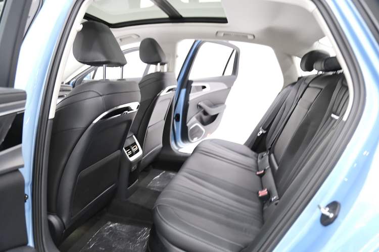 Used Hongqi H5 2024 1.5T HEV Smart Connect Flagship Edition Interior 4