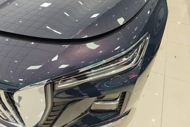 Used Hongqi H5 2024 2.0T Automatic Smart Connect Flagship Edition Left Front Headlight