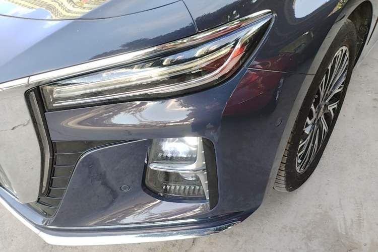 Used Hongqi H5 2024 2.0T Automatic Smart Connect Flagship Edition Left Front Headlight