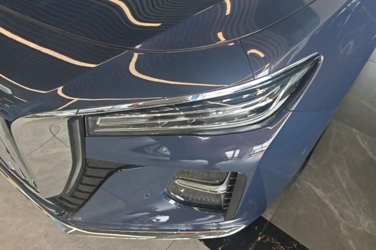 Used Hongqi H5 2024 2.0T Automatic Smart Connect Flagship Edition Left Front Headlight
