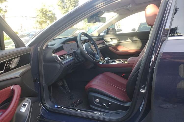 Used Hongqi H5 2024 2.0T Automatic Smart Connect Flagship Edition Left Front Seat