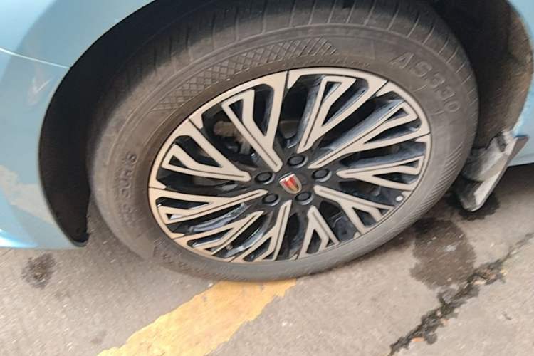 Used Hongqi H5 2024 1.5T HEV Smart Connect Flagship Edition Left Front Wheel Hub