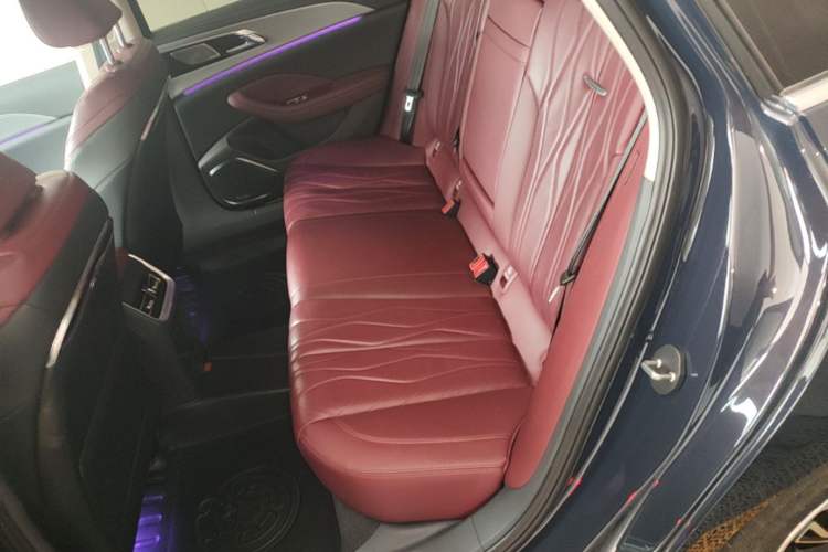 Used Hongqi H5 2024 2.0T Automatic Smart Connect Flagship Edition Left Rear Seat