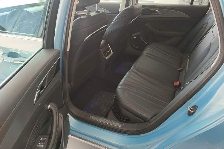 Used Hongqi H5 2024 1.5T HEV Smart Connect Flagship Edition Left Rear Seat